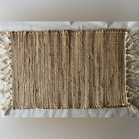 Pier 1 Imports Set of 2 Placemats Natural Jute Fringe Edges Beach Coastal Boho - Picture 7 of 8